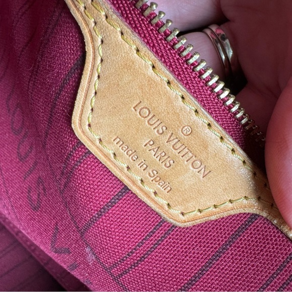 ❤️SOLD❤️ Louis Vuitton Classic Monogram Neverfull MM Bag (w/ COA) - Picture 12 of 13